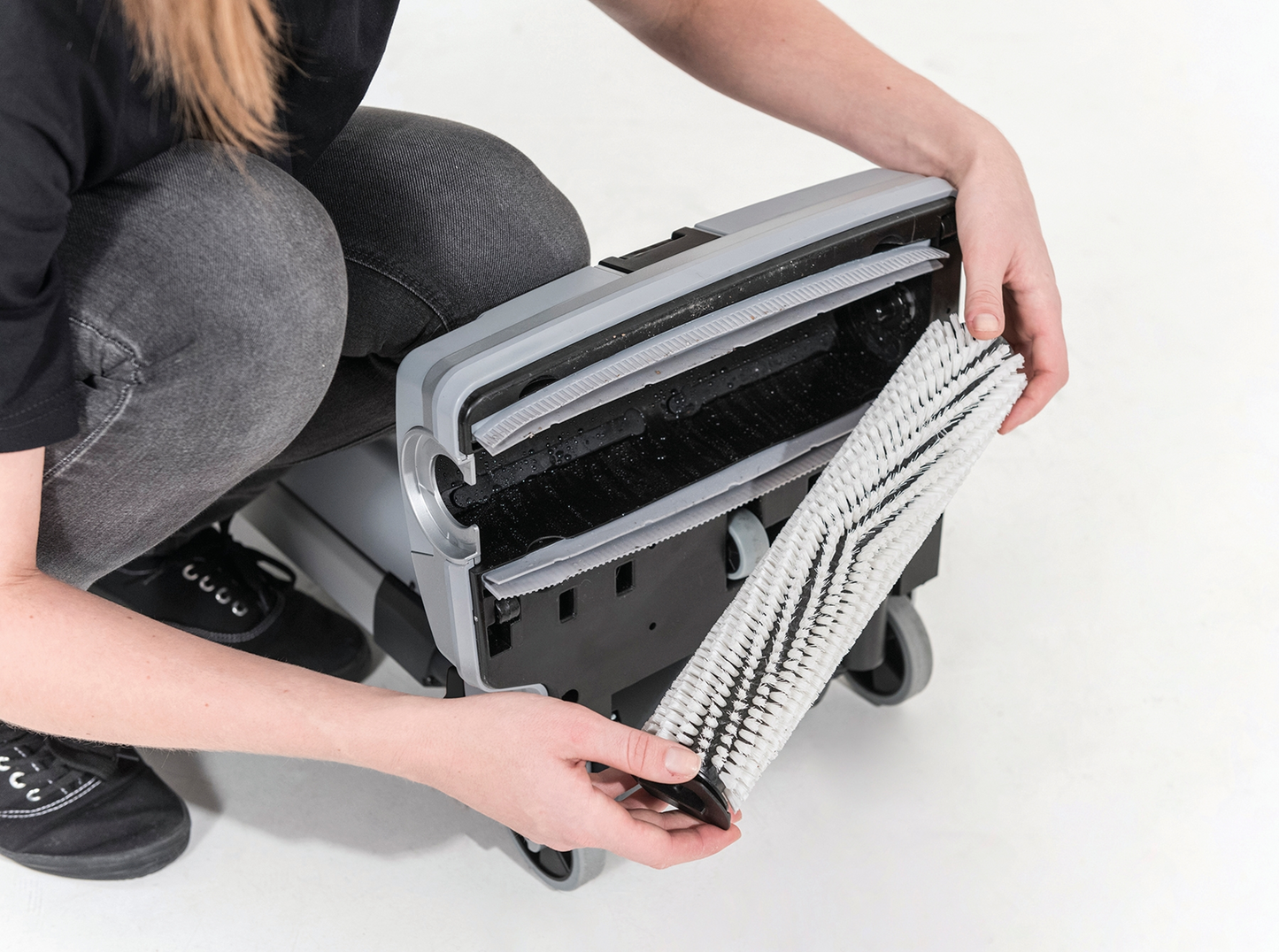 Advance SC100 12" Upright Cylindrical Floor Scrubber - 107408120