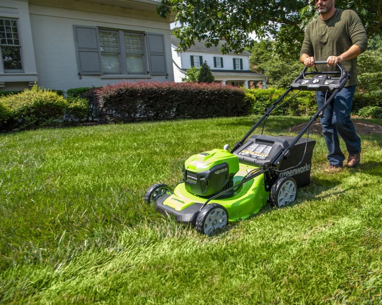 Greenworks 40V 21" Cordless Battery Self-Propelled Lawn Mower w/ (2) 4.0Ah USB Batteries & Charger - 2525202