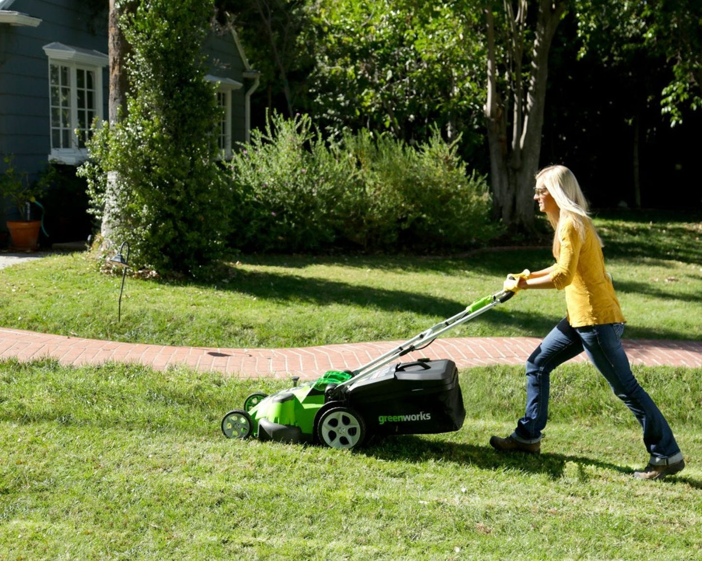 Greenworks 40V 20" Cordless Battery Dual Blade Push Lawn Mower w/ 4.0Ah and 2.0Ah Batteries & Charger - 25302