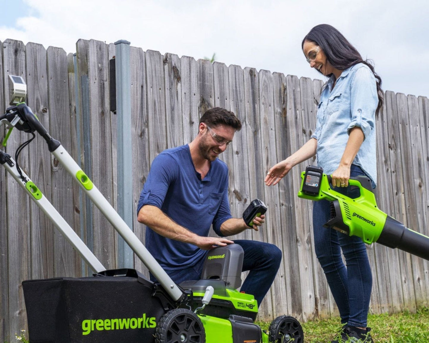 Greenworks 48V (2x24V) 21" Cordless Battery Self-Propelled Lawn Mower w/ (4) 4.0Ah USB Batteries & (2) Dual Port Chargers - 2532902