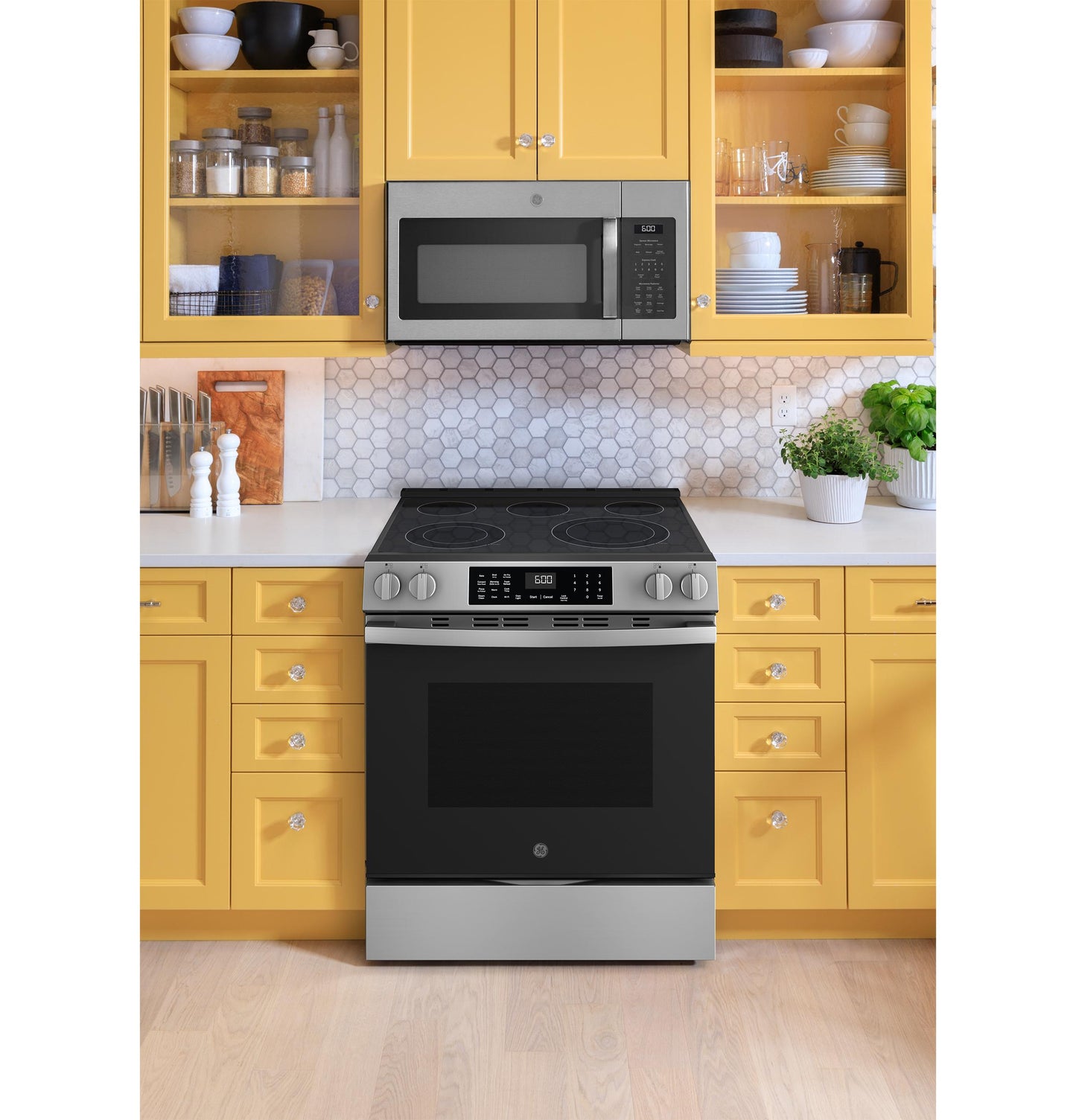 GE APPLIANCES GRS600AVFS GE(R) 30" Slide-In Electric Convection Range with No Preheat Air Fry and EasyWash(TM) Oven Tray - GRS600AVFS-KT