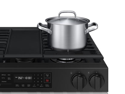 SAMSUNG Bespoke 6.0 cu. ft. Smart Slide-In Gas Range with Air Fry & Precision Knobs in White Glass - NSG6DB830012-KT