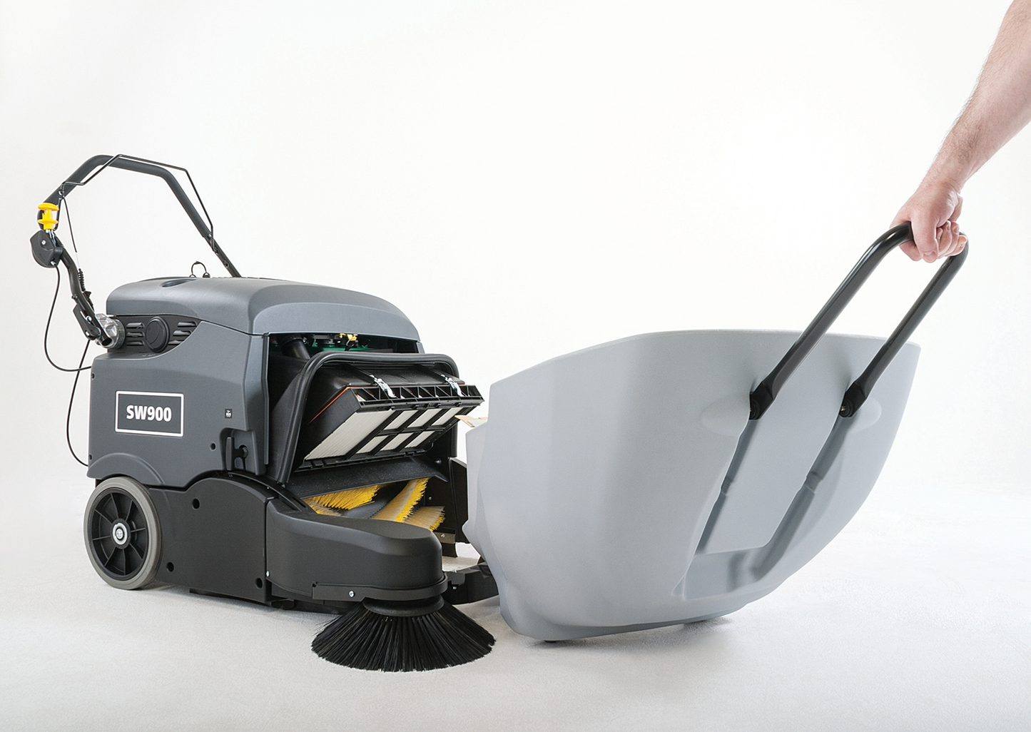 Advance SW900 33" Battery Self-Propel Floor Sweeper with 15 Gallon Hopper - 56383323