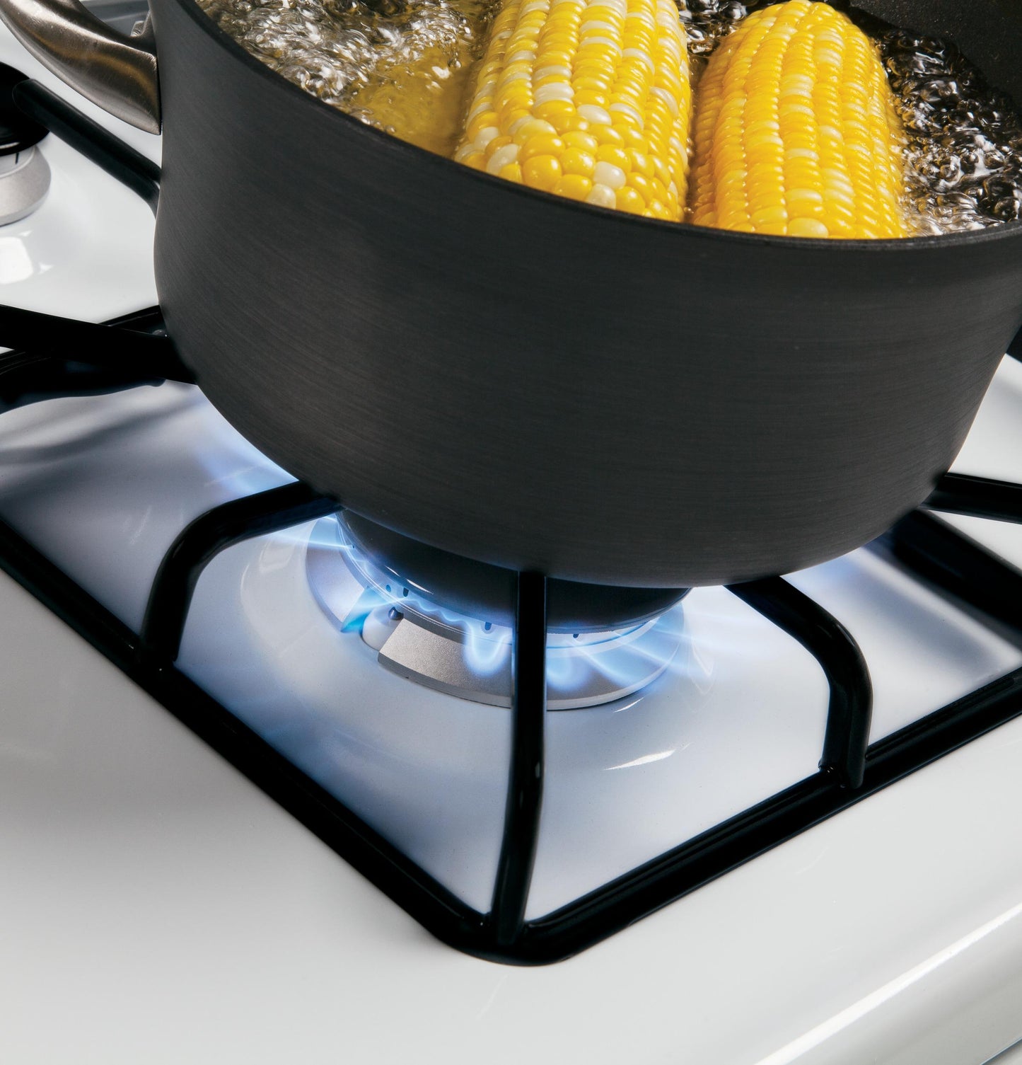 HOTPOINT 30" Free-Standing Gas Range with Cordless Battery Ignition - RGBS200DMWW-KT