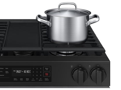 SAMSUNG Bespoke 6.0 cu. ft. Smart Slide-In Gas Range with Air Fry & Precision Knobs in Stainless Steel - NSG6DG8300SR-KT