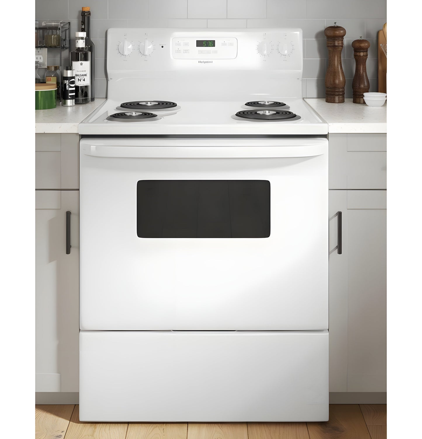 HOTPOINT 30" Free-Standing Standard Clean Electric Range - RBS360DMWW-KT