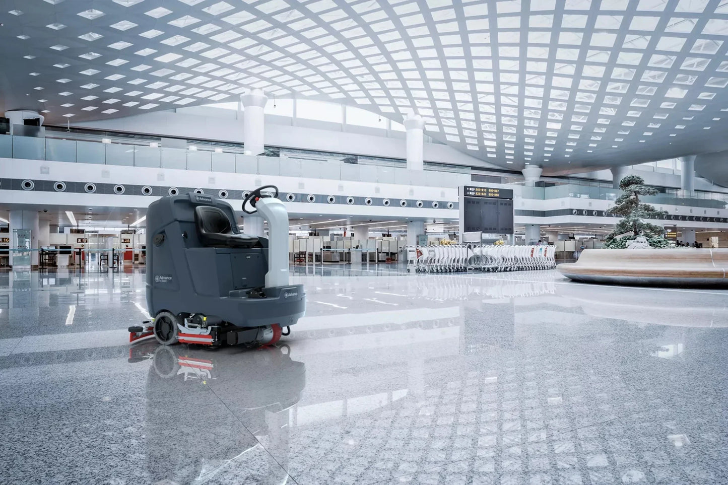 Advance Demo Unit Advance SC5000 | Ride On Floor Sweeper Scrubber | 32" | 37 Gallon | Cylindrical | Battery | 120 Hours