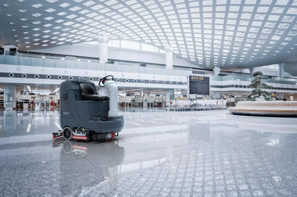 Advance Demo Unit Advance SC5000  Ride On Floor Sweeper Scrubber  32"  37 Gallon  Cylindrical  Battery 5 Hours