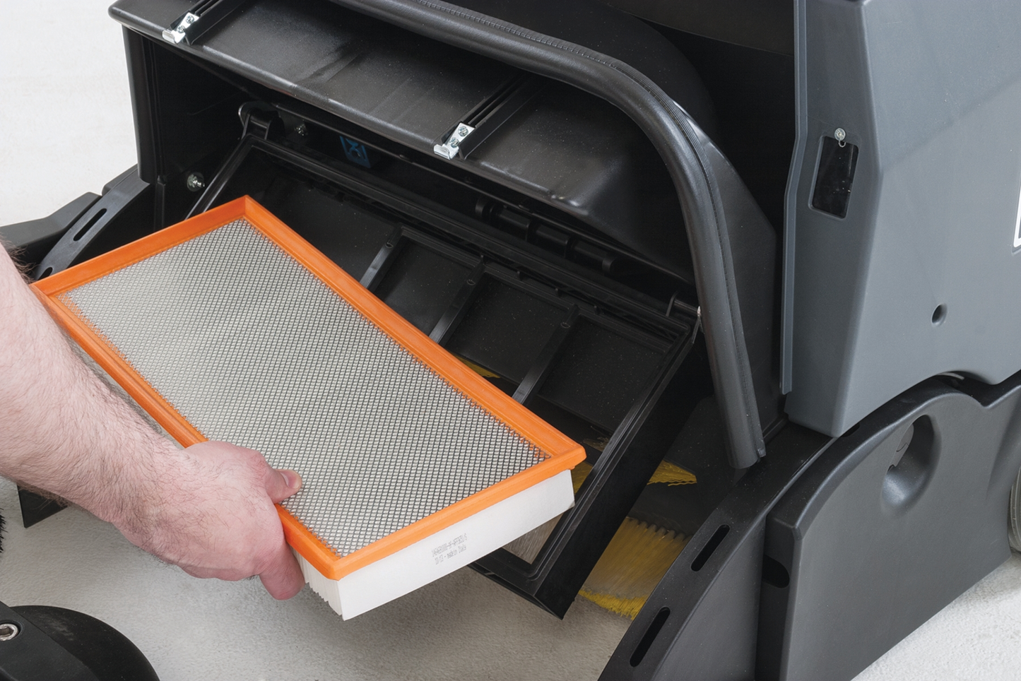 Advance SW900 33" Battery Self-Propel Floor Sweeper with 15 Gallon Hopper - 56383323