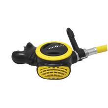 Load image into Gallery viewer, Aqua Lung Essential Mens Scuba Package PRO HD BCD, Titan Regulator, i300C Console - SCUBAPKG8901-XS
