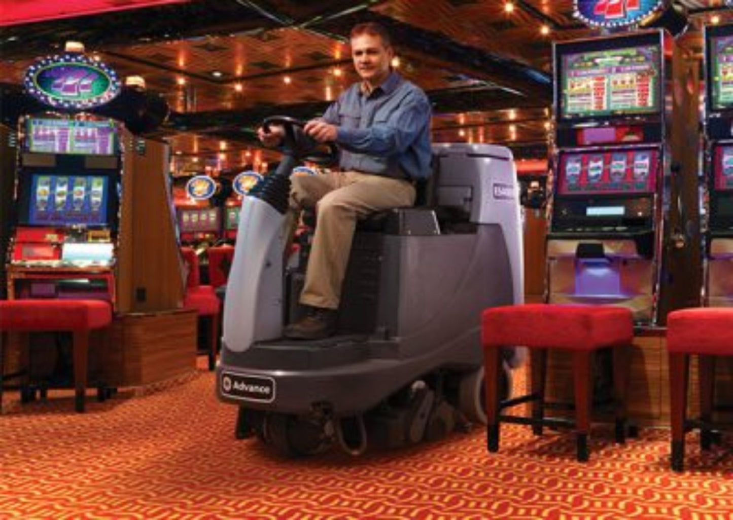 Advance ES4000, Carpet Extractor, 28 Gallon, 28", Battery, Ride On - 56344201