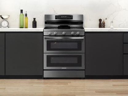 SAMSUNG 6.0 cu. ft. Smart Freestanding Gas Range with Flex Duo(TM) & Air Fry in Black Stainless Steel - NX60A6751SG-KT
