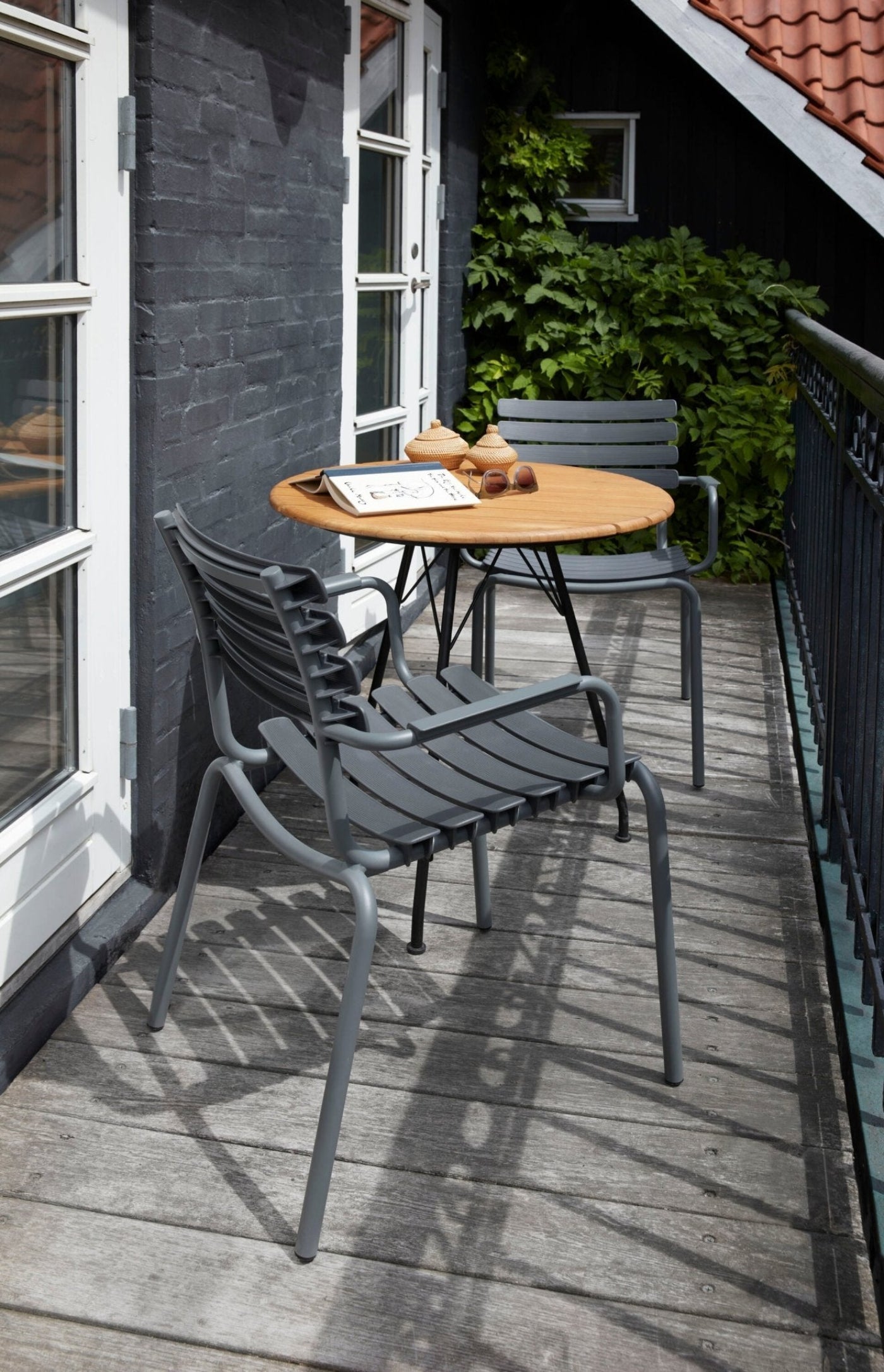 HOUE CIRCUM Outdoor Café Table