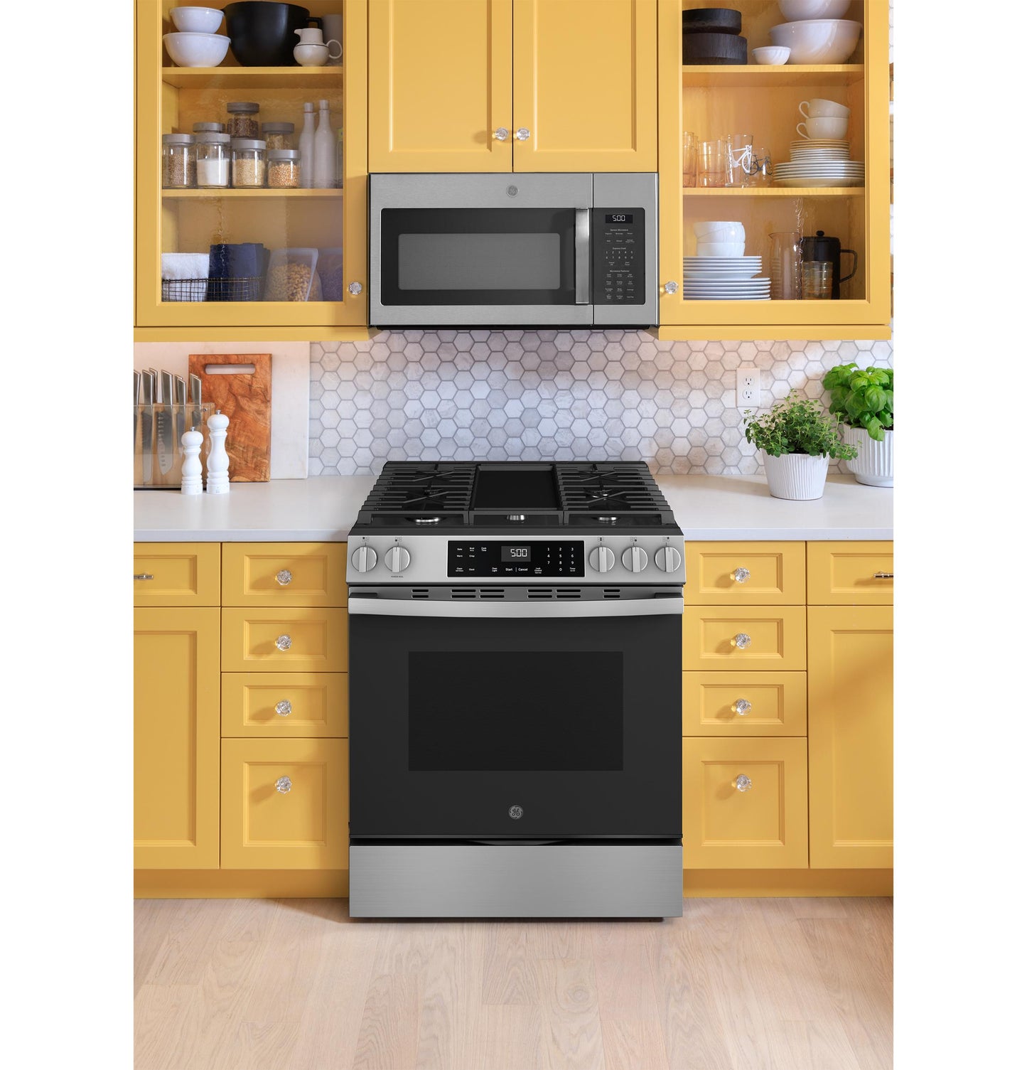 GE APPLIANCES GGS500PVSS GE(R) 30" Slide-In Front-Control Gas Range - GGS500PVSS-KT