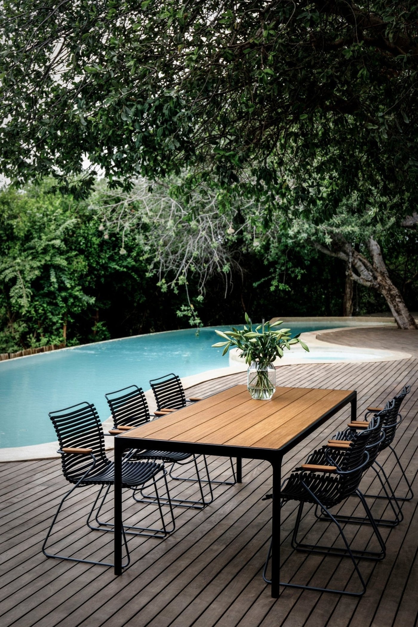 HOUE FOUR Dining Table