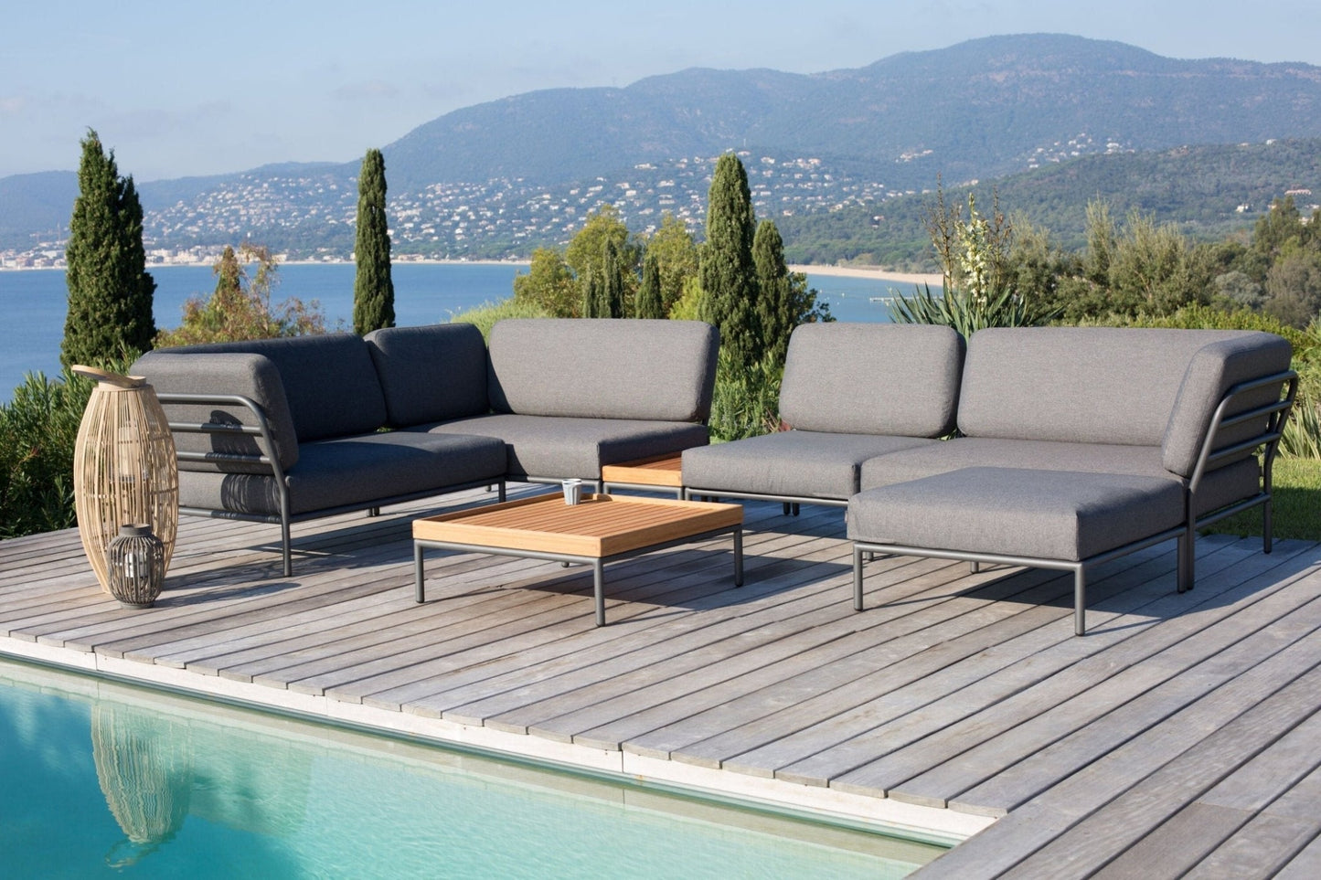 HOUE LEVEL Outdoor Ottoman